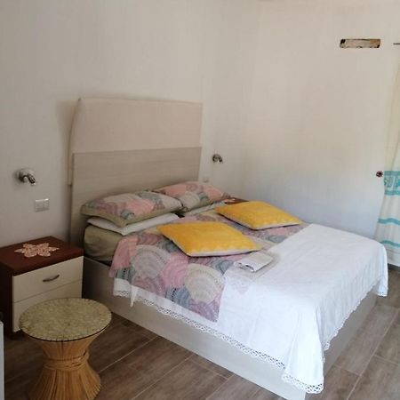 Bed and Breakfast Elia'S House Padru Exterior foto