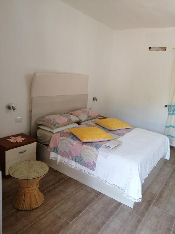 Bed and Breakfast Elia'S House Padru Exterior foto